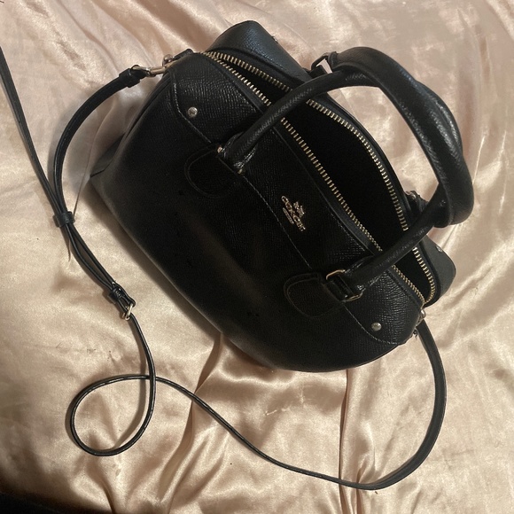 Bag - Picture 1 of 3